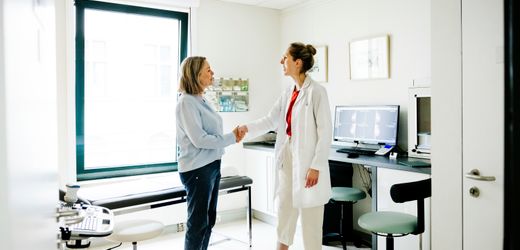 Krankenkassen-Reform: So treffen Warkens Kürzungen Versicherte und Kliniken