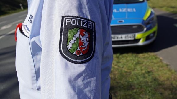Unfall in Hattingen: Motorradfahrerin gerät in den Gegenverkehr