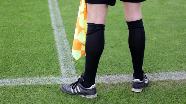 Zwei Jahre Sperre und mehr! Spielabbruch führte zu Schiri-Streik: Urteil steht fest