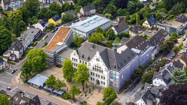 Drei Velberter Schülerinnen gewinnen zweiten Platz beim EuroVisions-Wettbewerb