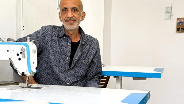 Kürzen, weiten, reparieren: Neue Änderungsschneiderei in Velbert eröffnet