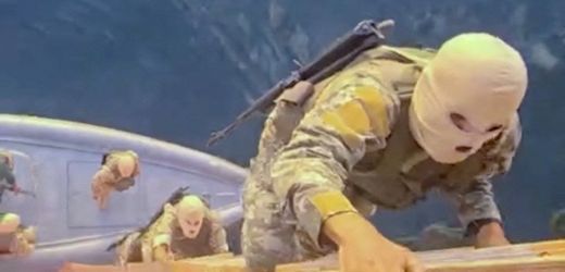 Iran-Krieg: Video soll zeigen, wie Vermummte zwei Frachter in der Straße von Hormus kapern