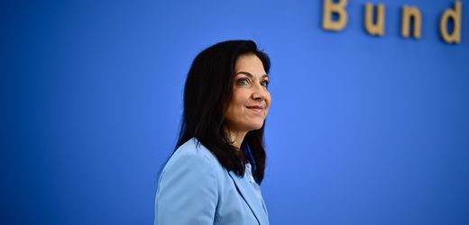 Katherina Reiche: Wirtschaftsministerin verteidigt umstrittene Gaskraftwerkspläne