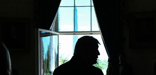 Iran-Krieg: Donald Trump droht Journalisten mit Haft wegen Infos zu Pilotenrettung in Iran