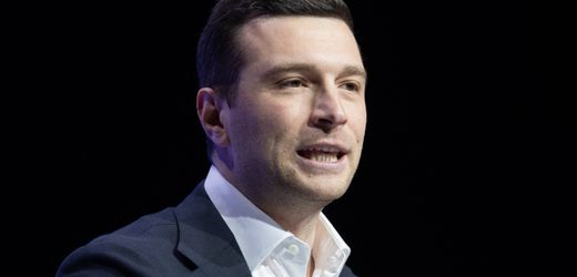 Jordan Bardella: Händchen haltend mit Prinzessin Maria Carolina von Bourbon-Sizilien