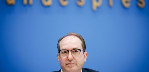 Beamtenbesoldung: Grüne verlangen Aufklärung von Innenminister Alexander Dobrindt