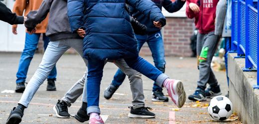 Paris: Dutzende Schulbetreuer wegen Missbrauchsverdachts suspendiert