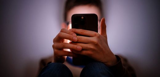 Türkei: Parlament stimmt für umstrittenes Social-Media-Verbot – Sorge vor wachsender Überwachung