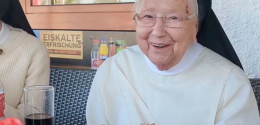 92-Jährige Nonne über Social-Media-Erfolg: Ein Döner und sein großes Halleluja