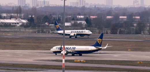 Ryanair zieht Flugzeuge aus Berlin ab – Kritik an hohen Gebühren