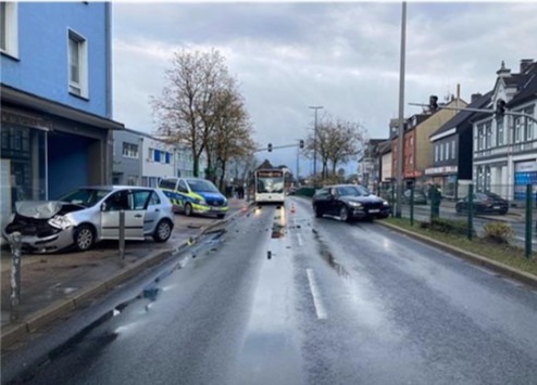 POL-ME: 17-Jähriger verursacht Unfall mit hohem Sachschaden – 2604013