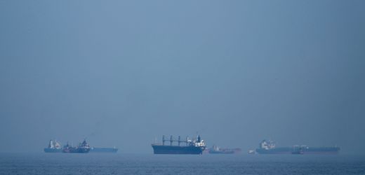 Straße von Hormus: Von USA sanktionierter Tanker passiert Meerenge trotz US-Seeblockade