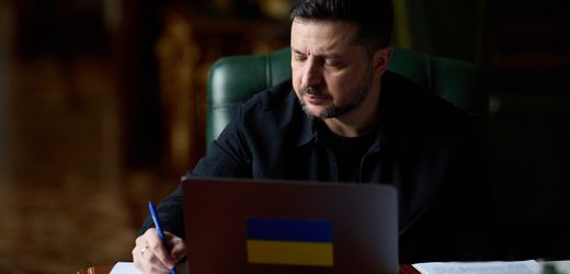 Ukraine: Wolodymyr Selenskyj telefoniert mit Papst Leo XIV. und spricht von »Oster-Eskalation«