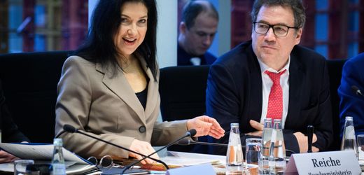 Katherina Reiche: CDU-Wirtschaftsflügel unterstützt Wirtschaftsministerin im Streit mit Friedrich Merz