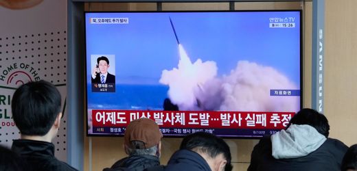 Nordkorea: Kim Jong Un lässt Streumunition testen
