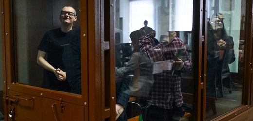 Russland – Prozess gegen »Wesna«: Russische Anti-Kriegs-Aktivisten zu langen Haftstrafen verurteilt