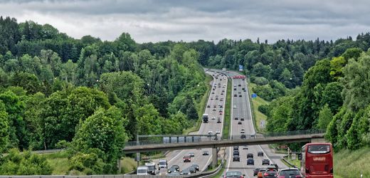 Grüne reichen Gesetzentwurf für Tempolimit ein