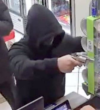 Überfall in Leverkusen: Polizei sucht Kiosk-Räuber mit silberner Pistole