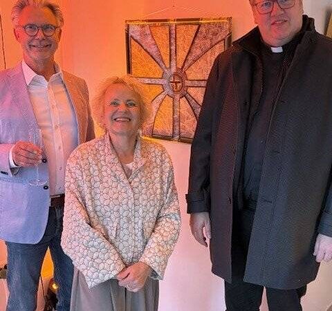 Zum Stadtjubiläum: Kunstausstellung im Glaspavillon St. Peter und Paul