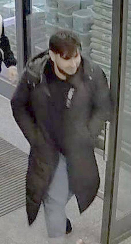 Aldi in Emmerich: Polizei fahndet nach dreistem Ladendiebstahl mit Fotos