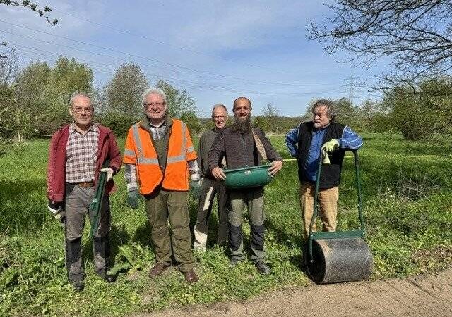 Naturschutzmaßnahmen in Korschenbroich: BUND-Ortsgruppe legt Biotop am Waldsaum an