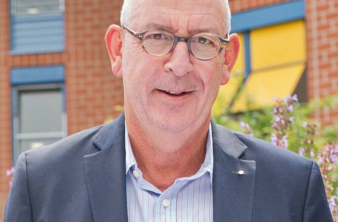 Hans-Werner Reisdorf im Urlaub verstorben: Grevenbroich trauert um früheren Caritas-Geschäftsführer