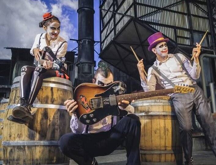 Konzert in der Manege: Sex, Rum und Rock’n’Roll mit den Bolokos