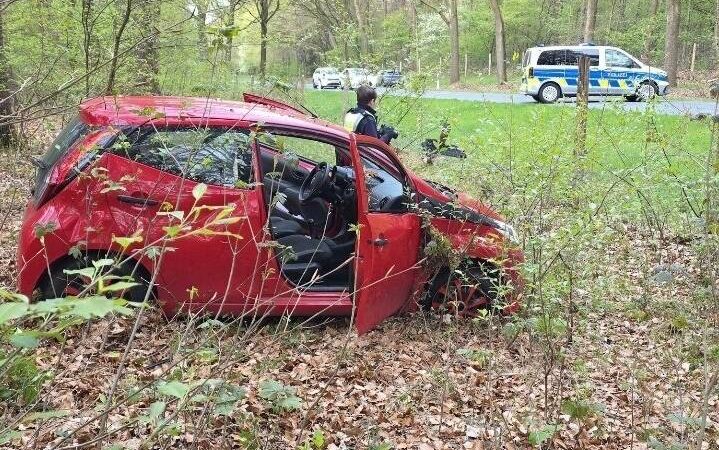 Unfall in Goch: Autofahrer kommt von Straße ab und wird schwer verletzt