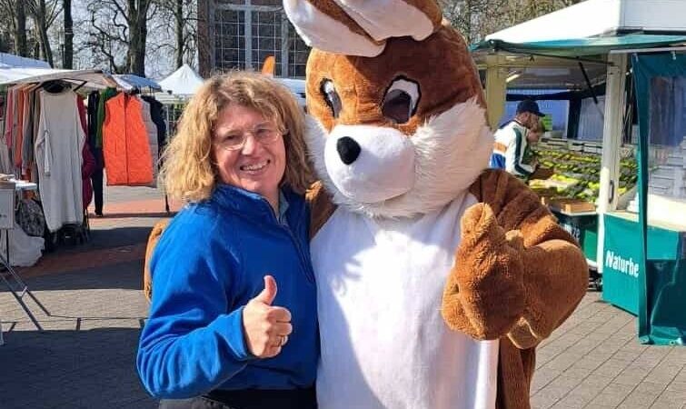 Am Samstag auf dem Dorfplatz: Zum Ossenberger Ostermarkt will der Osterhase persönlich kommen