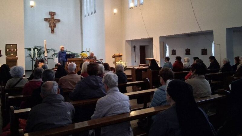 Veranstaltung mit Uwe und Christine Brosch: Leise Töne und viel Poesie in der kleinen Kirche der Klarissen