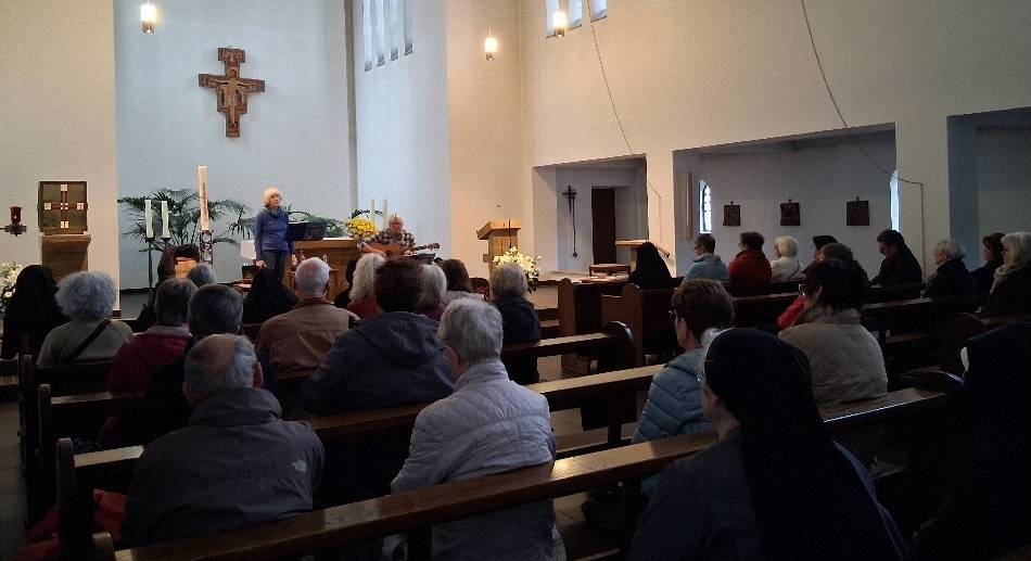 Veranstaltung mit Uwe und Christine Brosch: Leise Töne und viel Poesie in der kleinen Kirche der Klarissen
