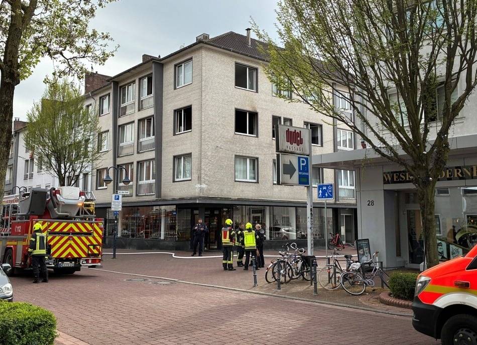 Ursache bislang unklar: Wohnungsbrand in der Weseler Innenstadt – Haus wurde geräumt
