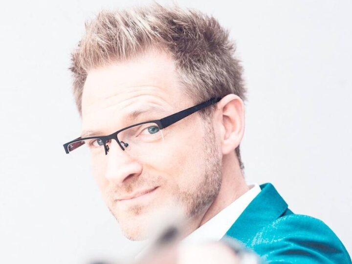 Kabarett mit Benjamin Eisenberg: „Wenn das Fleisch in Deutschland verbraucht ist, frisst der Söder auch noch den Tönnies“