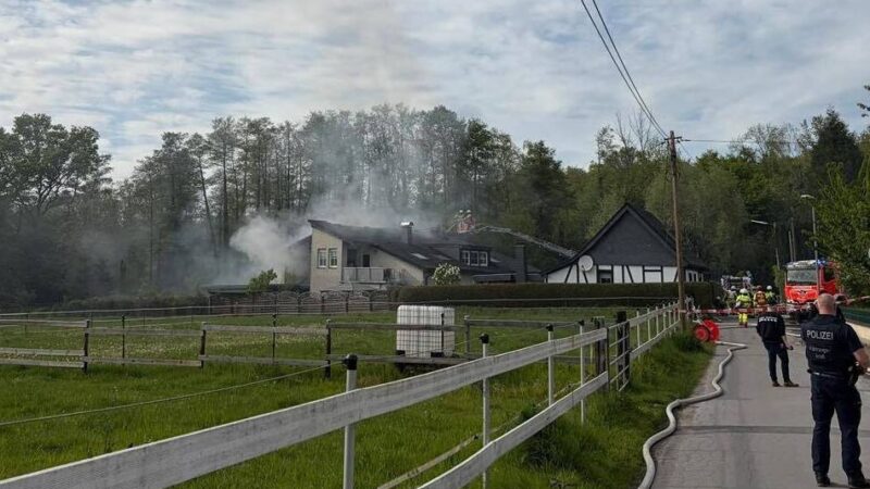 A3 bei Langenfeld: Mit Unkrautbrenner gearbeitet – Haus nicht mehr bewohnbar