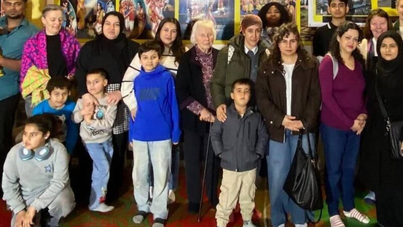 „Radikalisierungsprävention“ in Jüchen: Frauen aus sieben Nationen besuchen Hindutempel in Hochneukirch