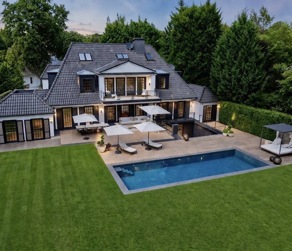 Für rund fünf Millionen Euro: Außenpool, Teppanyaki-Platte, Kino – das hat Verona Pooths Villa zu bieten