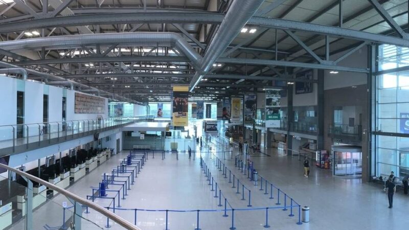 Terminal geräumt: Herrenloses Gepäck sorgt für Alarm am Airport Weeze