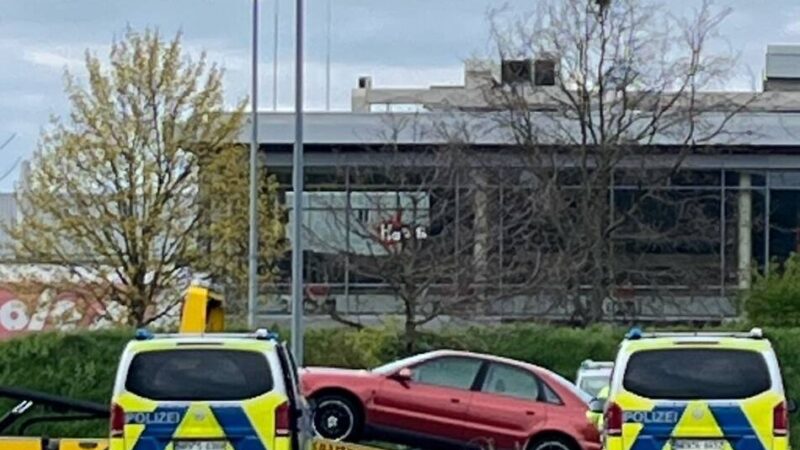 Tunerszene im Rhein-Kreis Neuss: Polizei stellt bei Kontrollen am „Car-Freitag“ zwölf Autos sicher