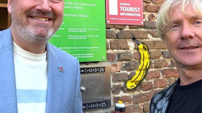 Ausstellung in Brüggen: Eine Burg-Banane für die Burggemeinde