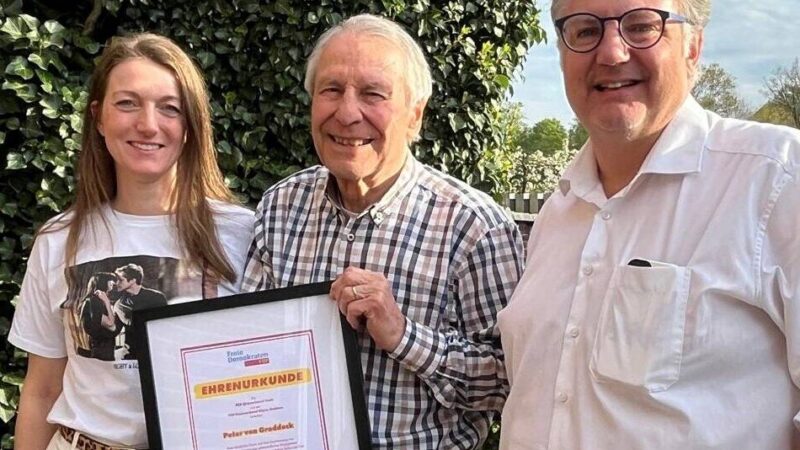 Ex-Fraktionschef geehrt: FDP-Ehrenvorsitzender van Groddeck verlässt Goch