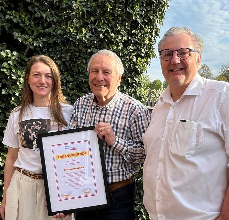 Ex-Fraktionschef geehrt: FDP-Ehrenvorsitzender van Groddeck verlässt Goch