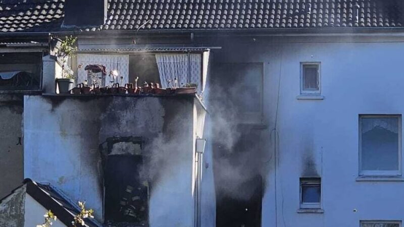 Rauch über Mönchengladbach: Brand an der Neusser Straße – Vollsperrung aufgehoben