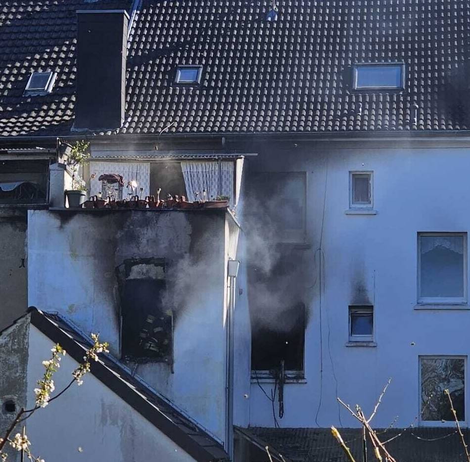 Rauch über Mönchengladbach: Brand an der Neusser Straße – Vollsperrung aufgehoben
