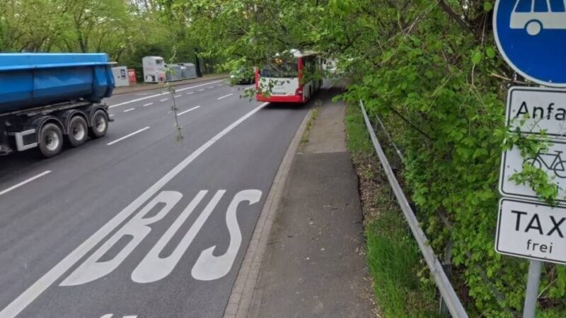 Verkehrsdiskussion in Leverkusen: Muss sich die Wupsi bald alle Busspuren mit Taxis teilen?