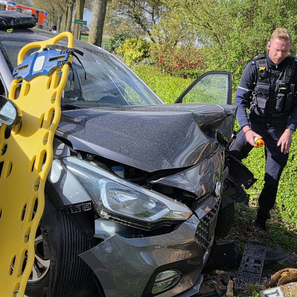 Unfall in Bedburg-Hau: Frau verliert bei medizinischem Notfall Kontrolle über Auto