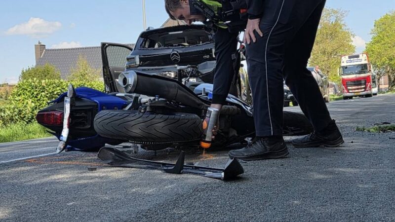 Unglück zwischen Kevelaer und Winnekendonk: Motorradfahrerin bei Unfall in Schravelen schwer verletzt