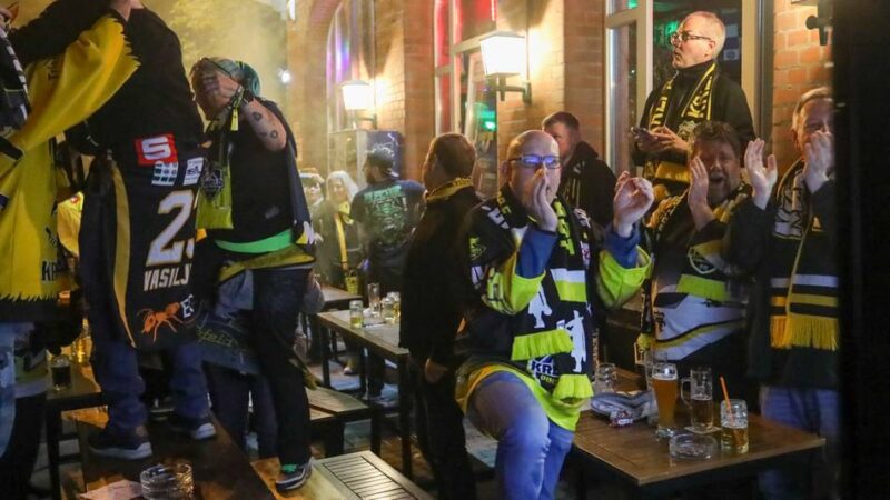 Nach Sieg in Kassel: Krefeld jubelt mit den Pinguinen