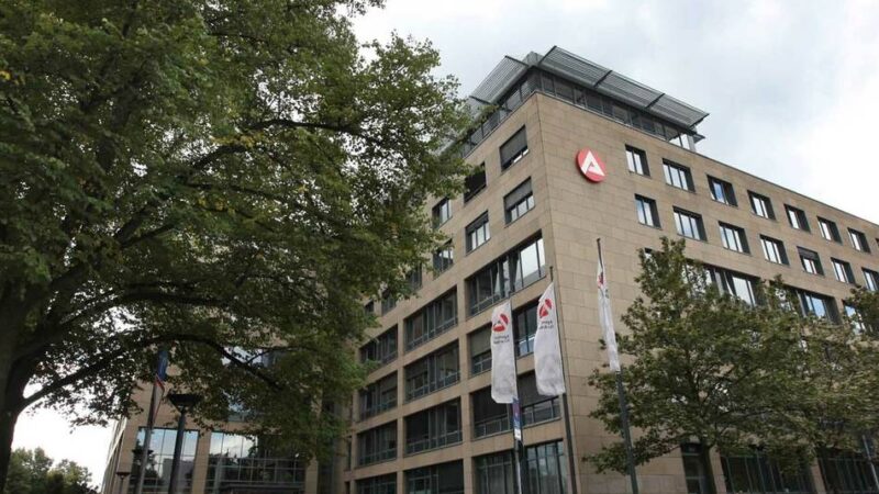 Mehr Bewerber, weniger Stellen: Jugendliche in Düsseldorf entdecken Berufsausbildung neu