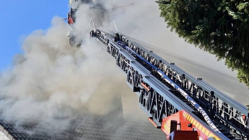Feuer in Radevormwald: Großbrand zerstört Haus in Bergerhof