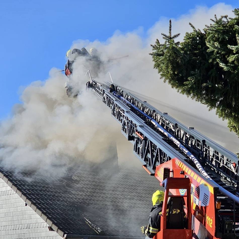 Feuer in Radevormwald: Großbrand zerstört Haus in Bergerhof